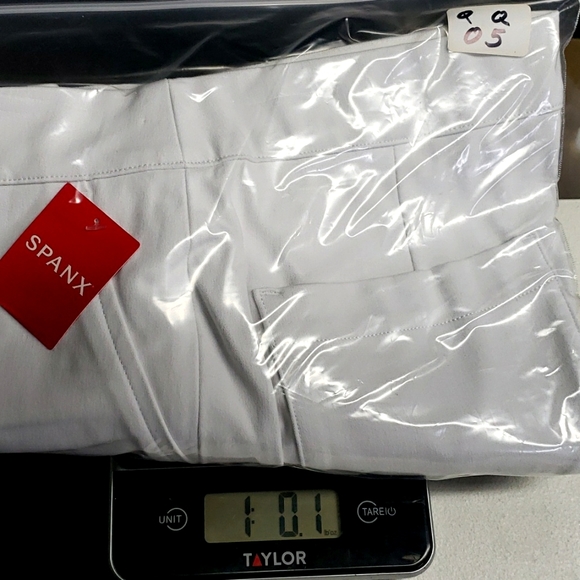SPANX Silver Lining Slim Straight Classic White Pants Women's Size Medium - Picture 15 of 16